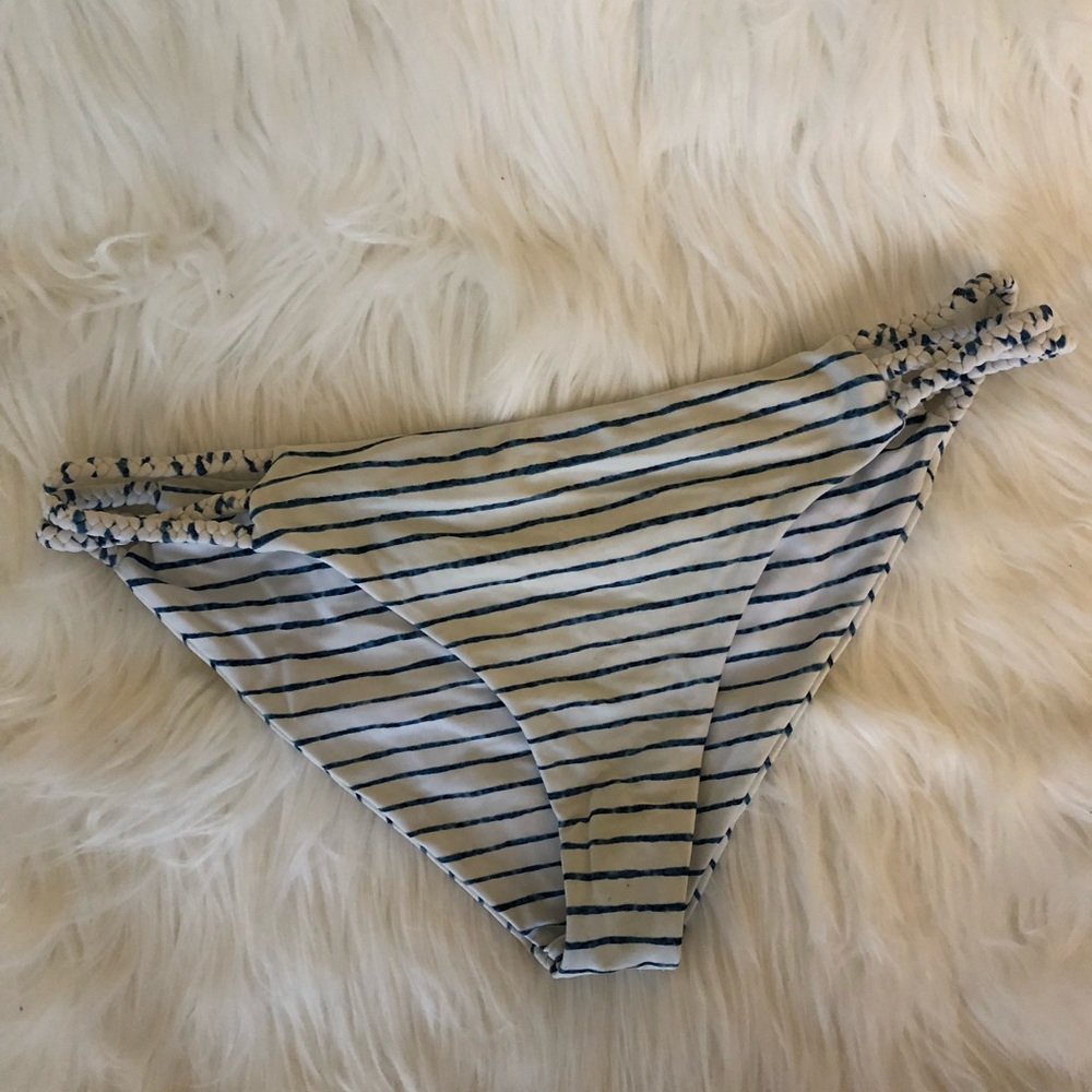 Frankie’s bikini bottom striped